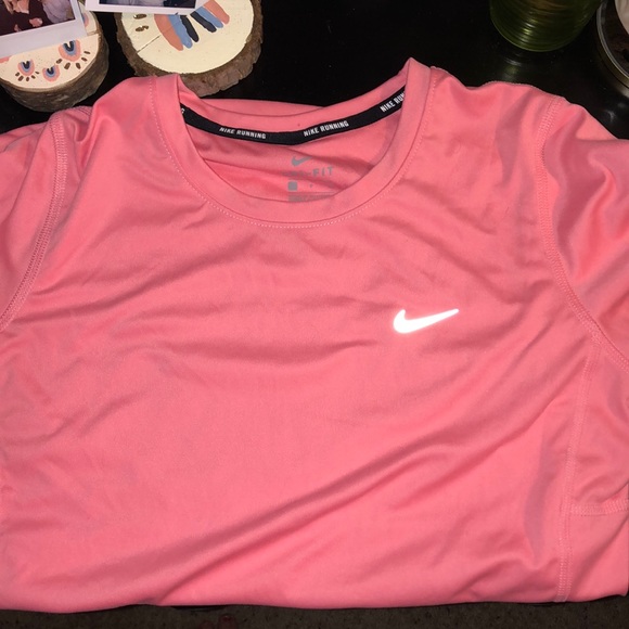 nike workout tee